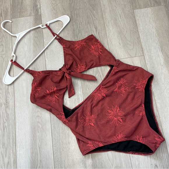 Urban Outfitters Swimsuit floral textured cut out one piece womens Red (large) - Picture 2 of 7